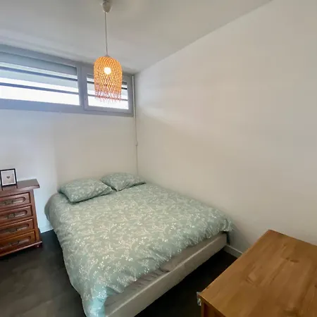 Evasion Paisible Au Ponant, Entre Pins & Etang , A Pied Apartment *